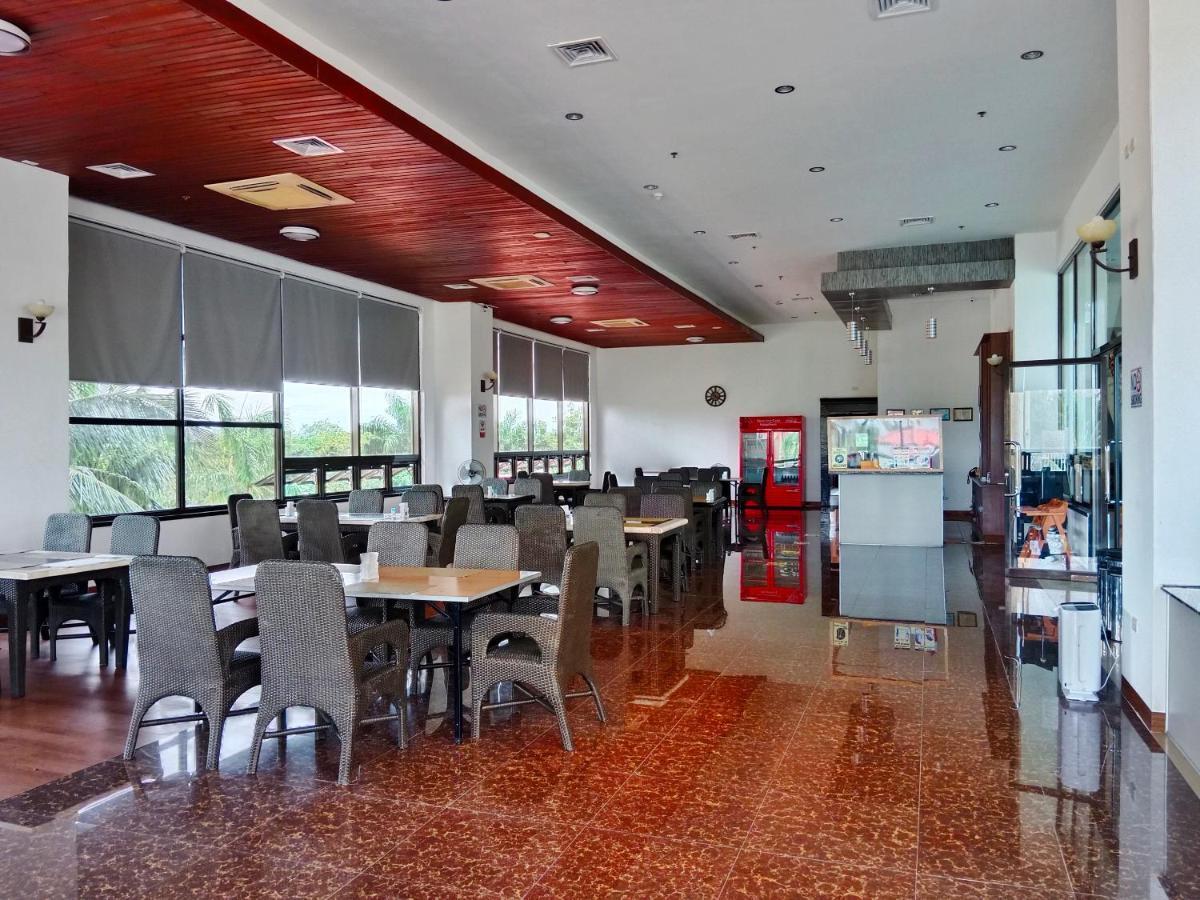 Queens Island Golf And Resort Medellin Bagian luar foto